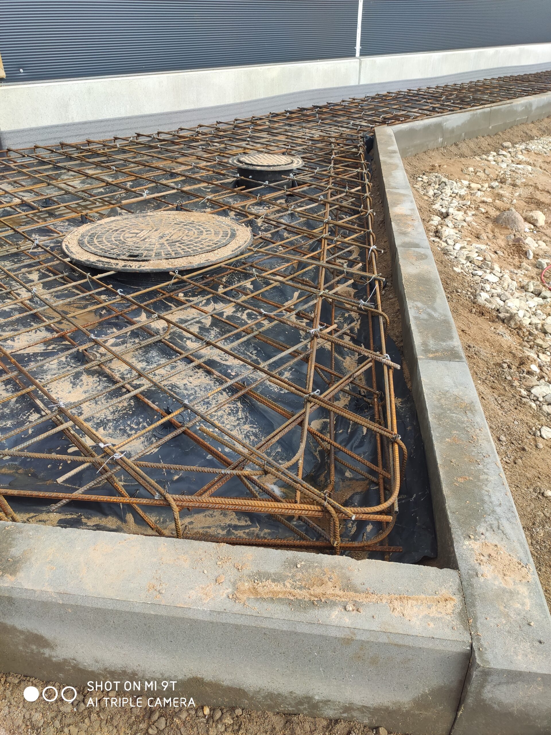 Betoonitööd, Betoneerimine ja armeerimine