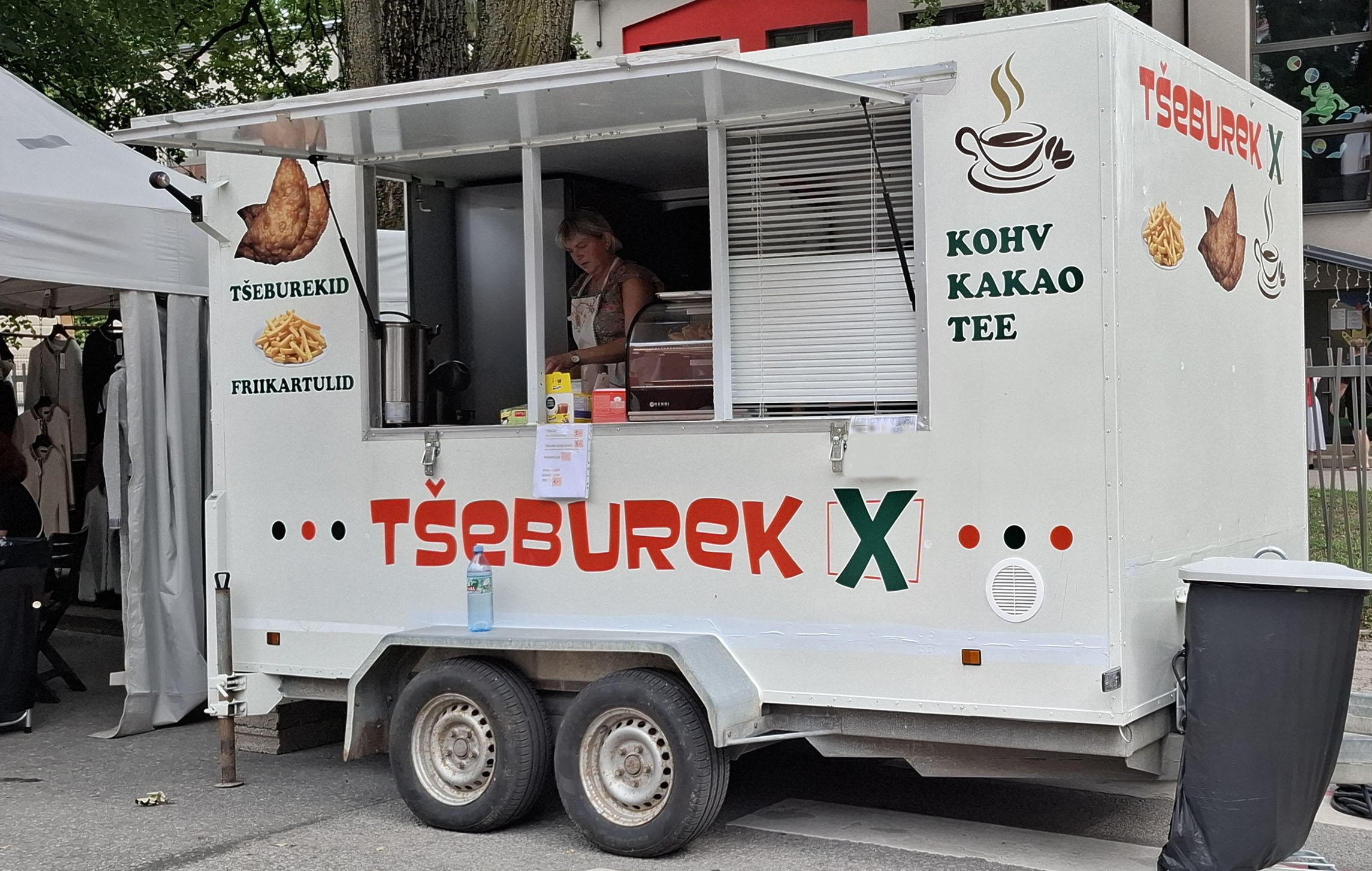 MÜÜGIKIOSK, Toidukiosk ratastel
