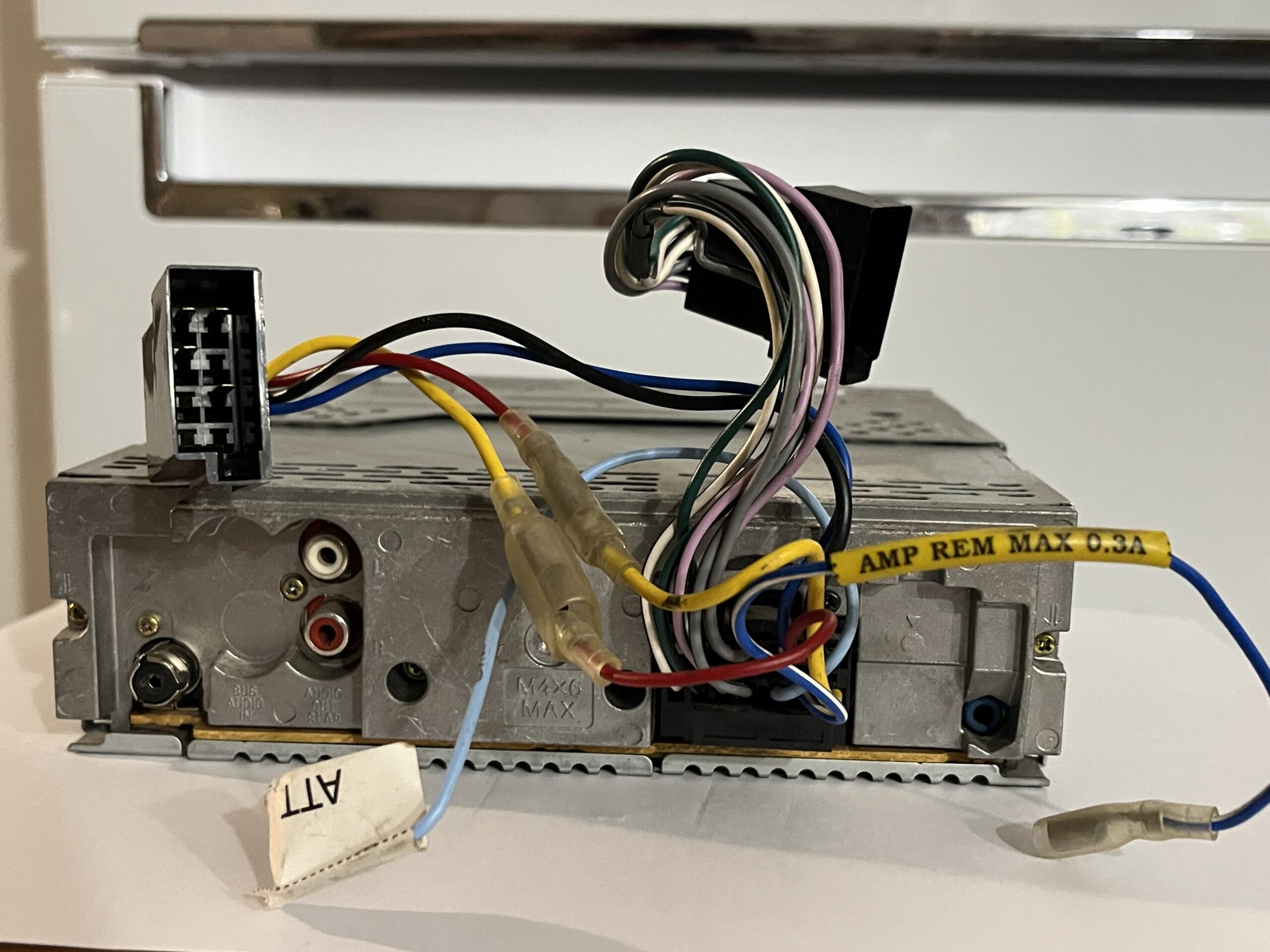 Sony CDX R3000 CD Player AM FM Radio